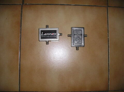 2 r�partiteurs d'antenne satellite identiques 15 Sept�mes-les-Vallons (13)