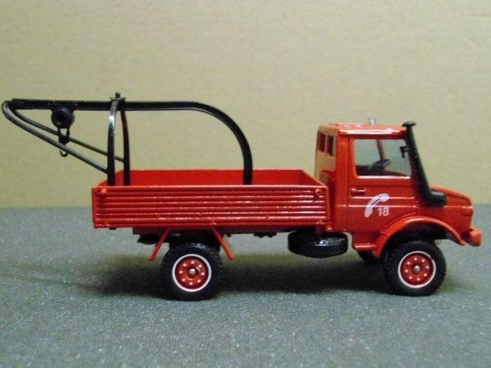 Mercedes Unimog d&eacute;pannage pompier - Solido 