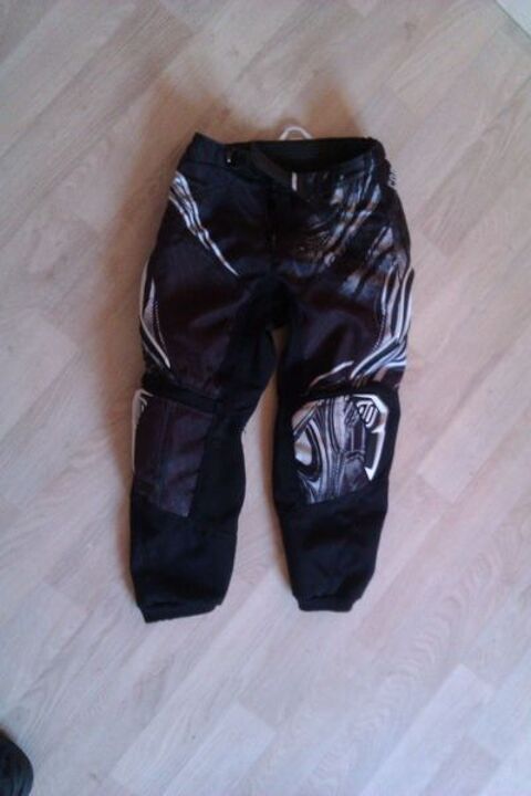  pantalon enfant pour bmx ou moto cross 40 Le Tablier (85)