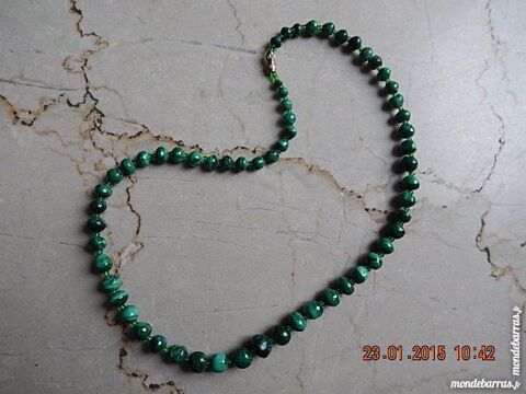 collier en malakite 30 Lyon 3 (69)