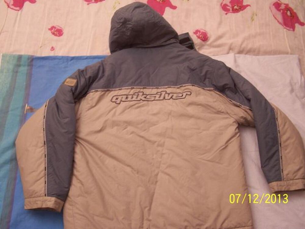 BLOUSON DE SKI OU DE VILLE QUICKSILVER TAILLE 16 ANS Vêtements