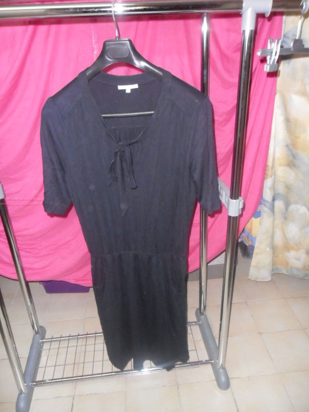 ROBES NOIRES Vêtements