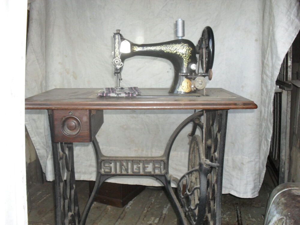 MACHINE A COUDRE SINGER ANCIENNE
Electroménager