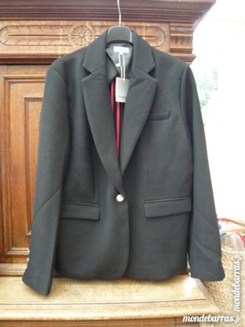joli blazer noir neuf  marque Frda 20 Vitry-sur-Seine (94)