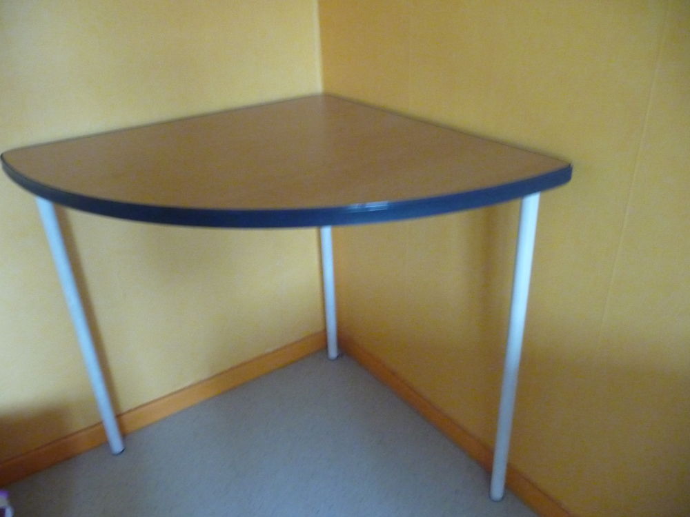 TABLE D'ANGLE Meubles
