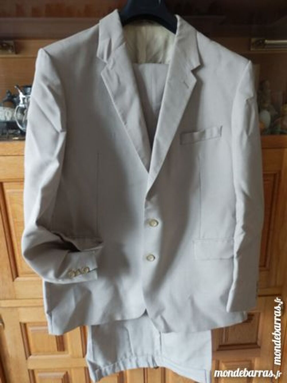 Costume beige Vêtements