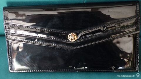 Élégante pochette,sac vernissé noir vintage 9 Écuisses (71)
