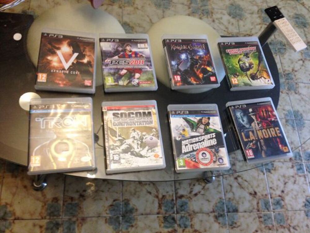  manette sans fil SOny et 5 jeux Consoles et jeux vid�os