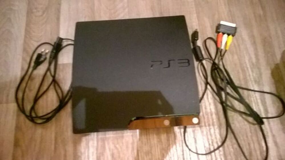 Sony Playstation 3 Slim 120 Go + 7 jeux Consoles et jeux vidéos