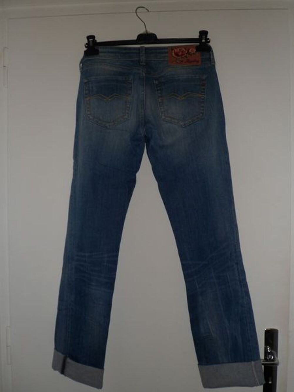 Pantalon Femme Replay neuf, jamais port&eacute; T 38/40
Vêtements