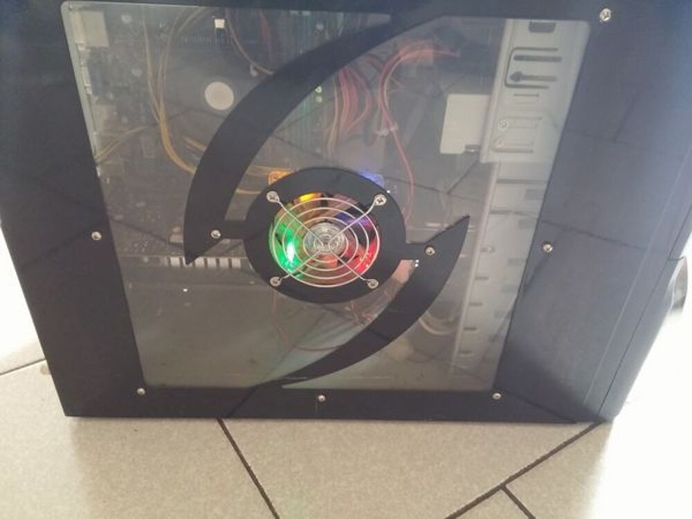 Tour d'Ordinateur gamer Consoles et jeux vidéos