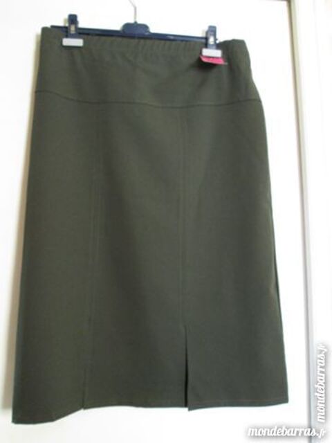 Jupe femme couleur kaki taille XXL 17 Goussainville (95)