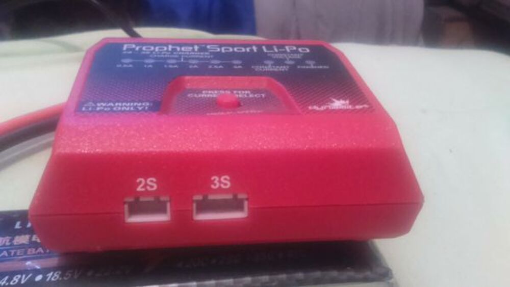 batterie Li-po 11.1V 4200 Mah +chargeur 2s et 3s Jeux / jouets