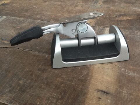 Support Mural TV Simple 25 Notre-Dame-de-Cenilly (50)