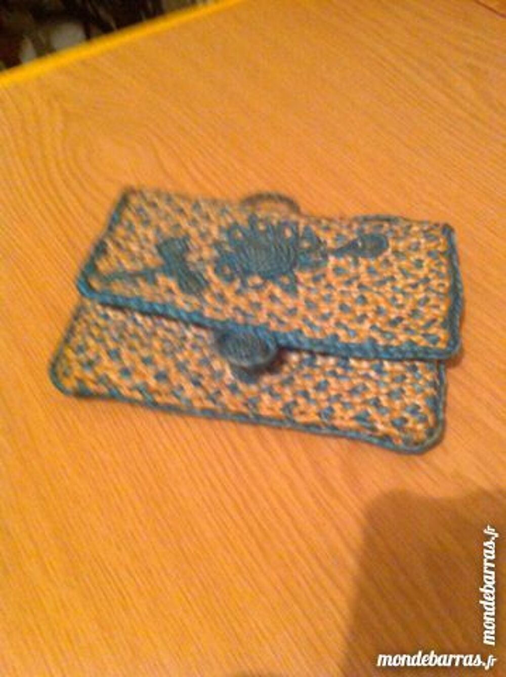 pochette en paille tress&eacute;e Bijoux et montres