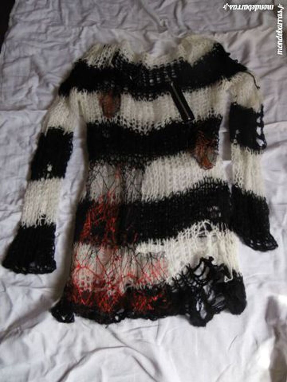 pull resile original t40 neuf Vêtements