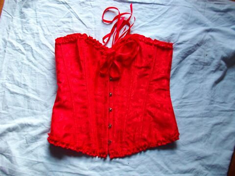 Bustier-Corset (ou Serre-Taille) Rouge Taille XL à 5 € 5 Bouxwiller (67)