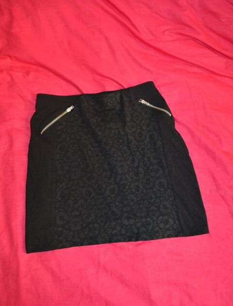 Jupe courte noire  motif et zips 5 Nice (06)