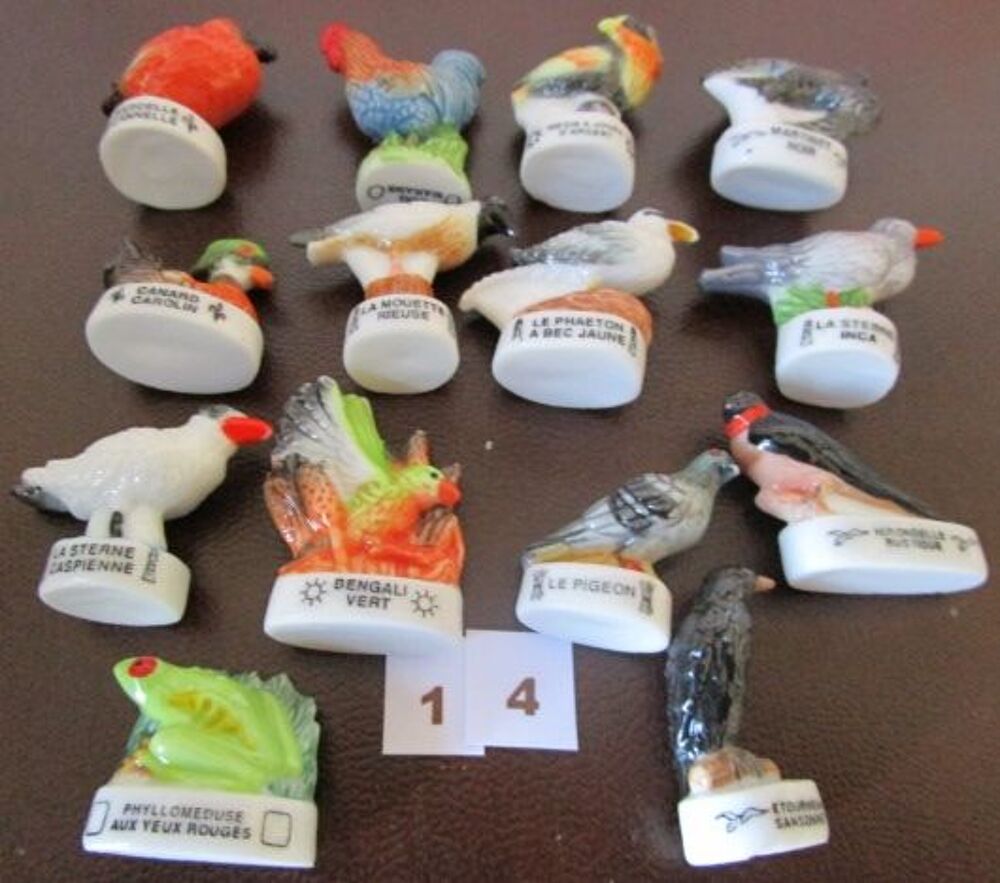 LOT DE 15 F&Egrave;VES Personnages, sujets DIVERS 
