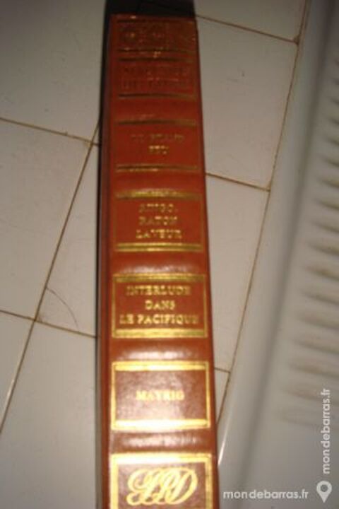 Livre avec 4 histoires 3 Vend�me (41)