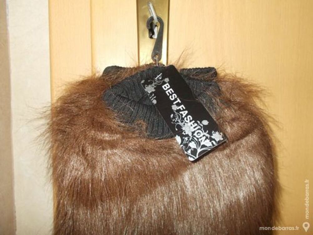 UNE PAIRE DE JAMBIERE IMITATION FOURRURE Vêtements