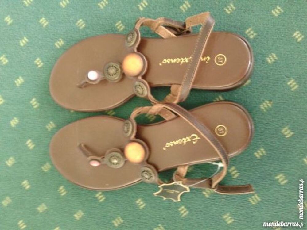 Nu-Pieds Avec Entre-Doigts [Tongs] Chaussures