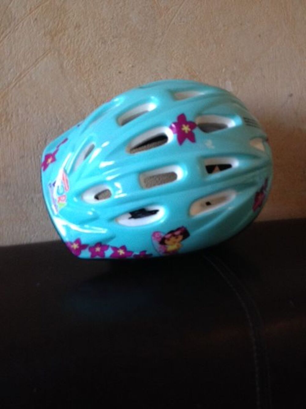 Patins roulettes et coffret protection Dora Jeux / jouets