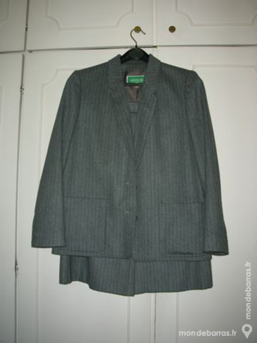 Tailleur gris Vêtements