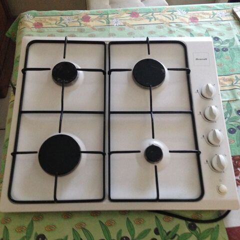 Plaque de cuisson 4 feux 20 Grandchamps-des-Fontaines (44)