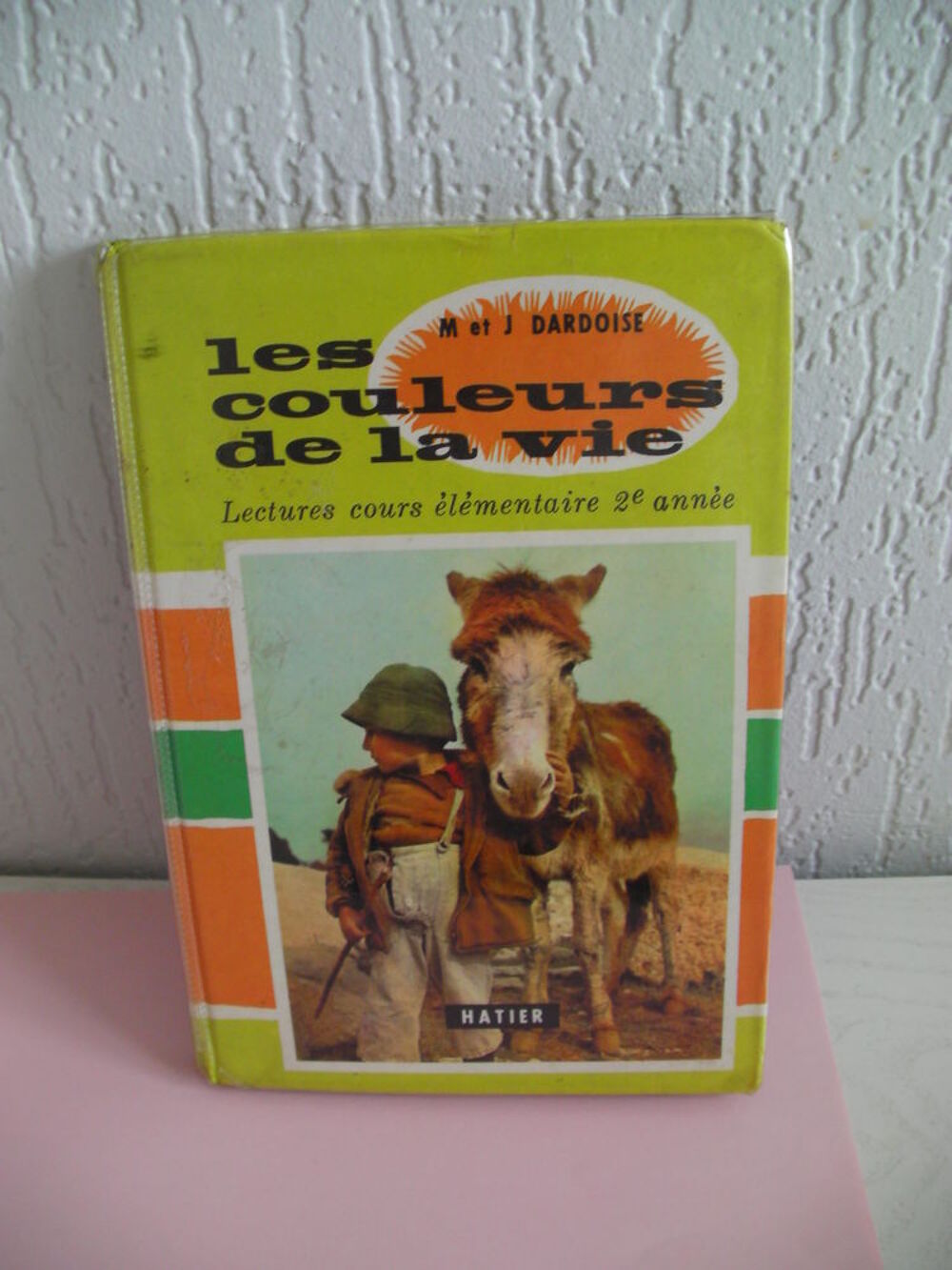 LES COULEURS DE LA VIE Livres et BD