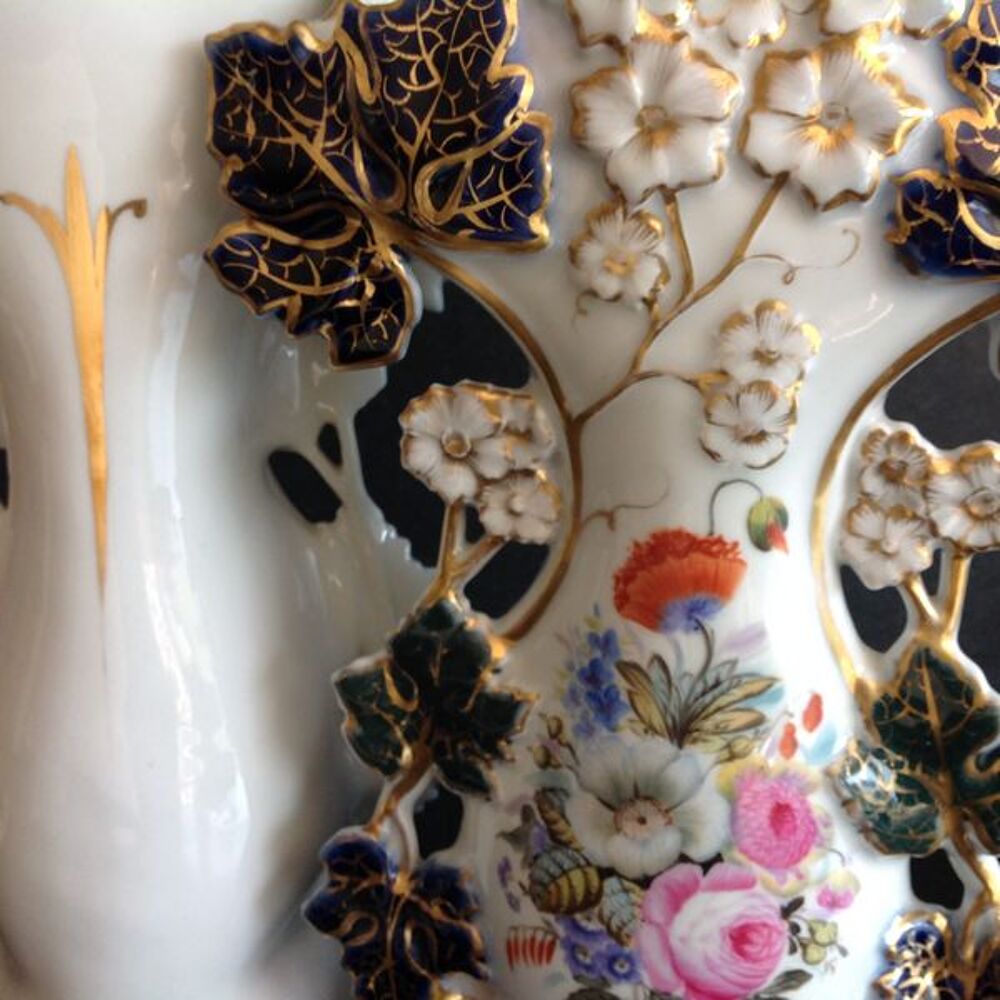 Paire de vases d'&eacute;glise 