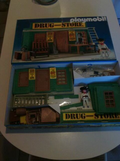 Drugstore  Playmobil  80 Paris 15 (75)