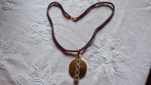 Collier cordon pendentif dore strass 4 �cuisses (71)