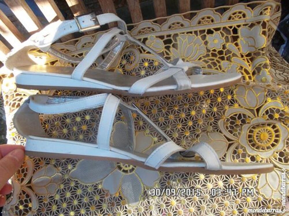 sandales blanches t.39*juste 3e*kiki60230 Chaussures