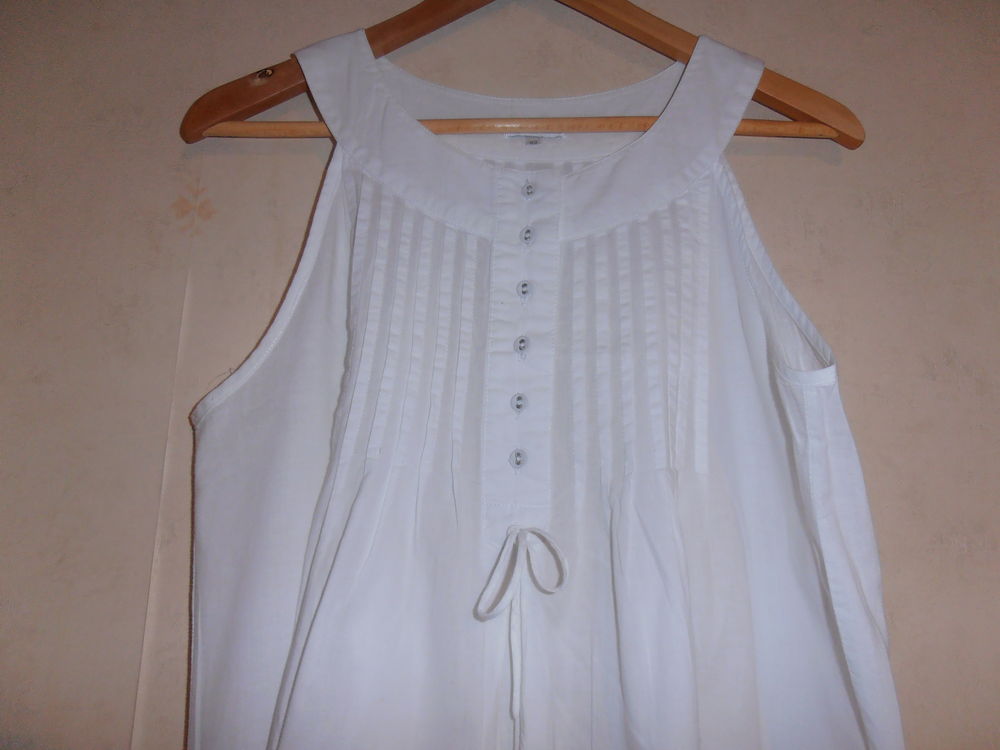 Tunique jolie encolure (80) Vêtements