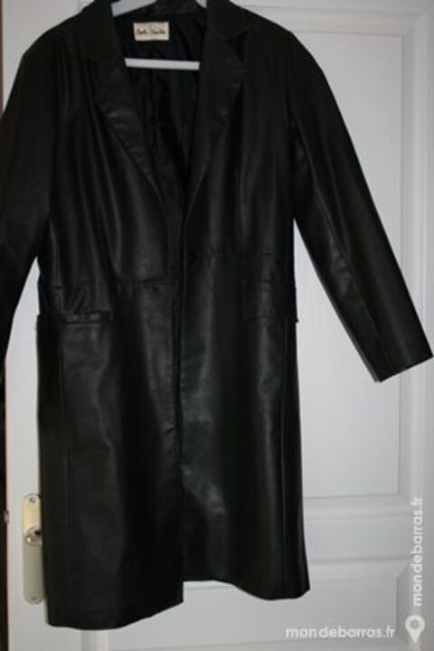 veste longue noire 4 Houppeville (76)