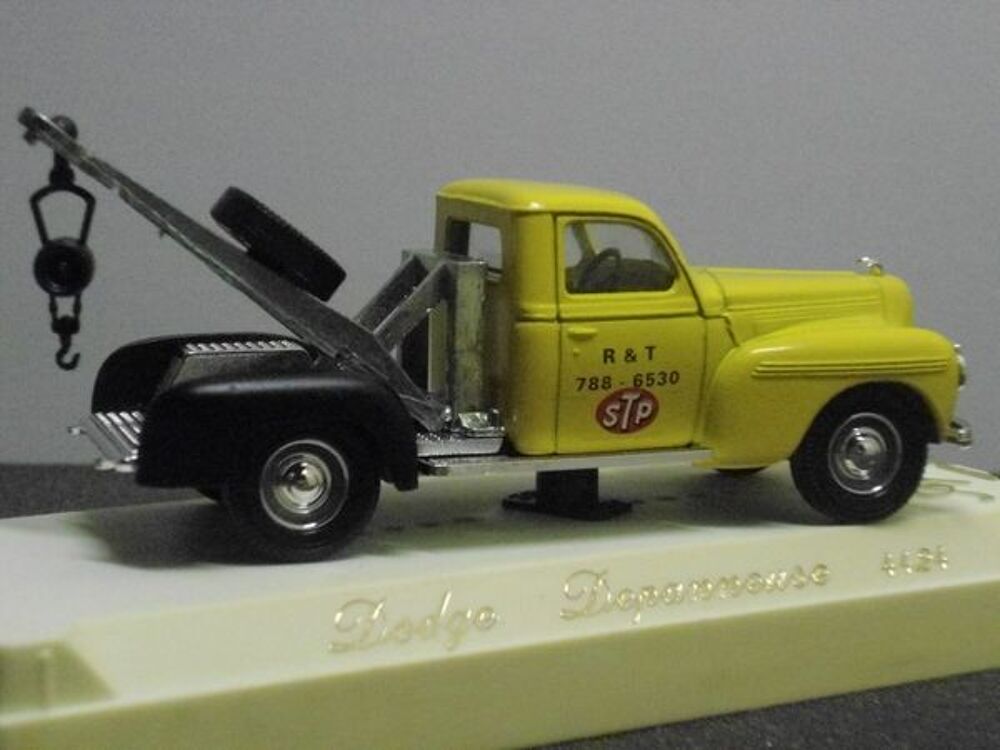 Dodge d&eacute;panneuse 'STP Firestone' 1940 