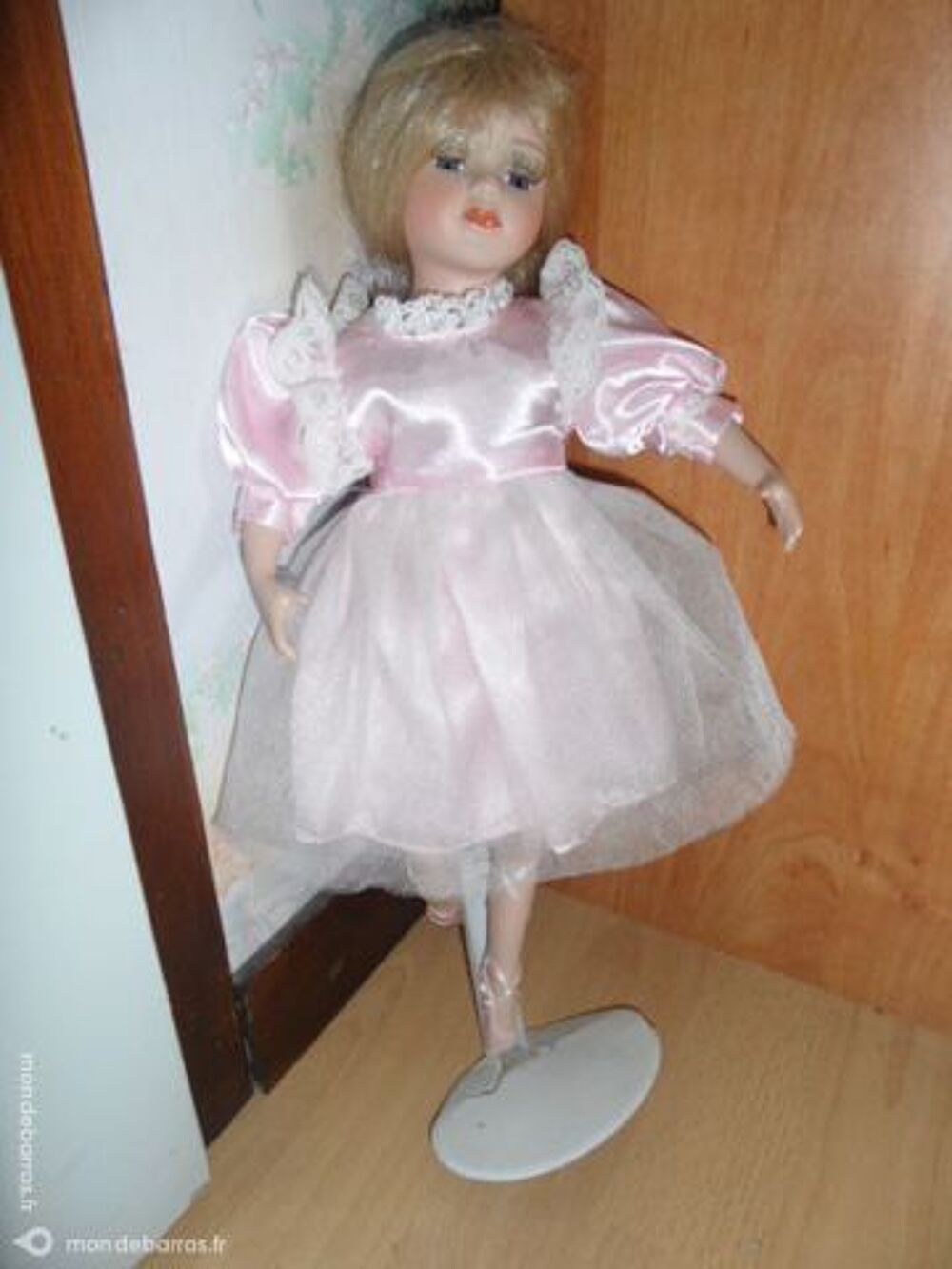 poup&eacute;e de porcelaine 