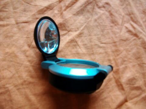 Lampe-loupe neuve à 0,80 € 1 Bouxwiller (67)