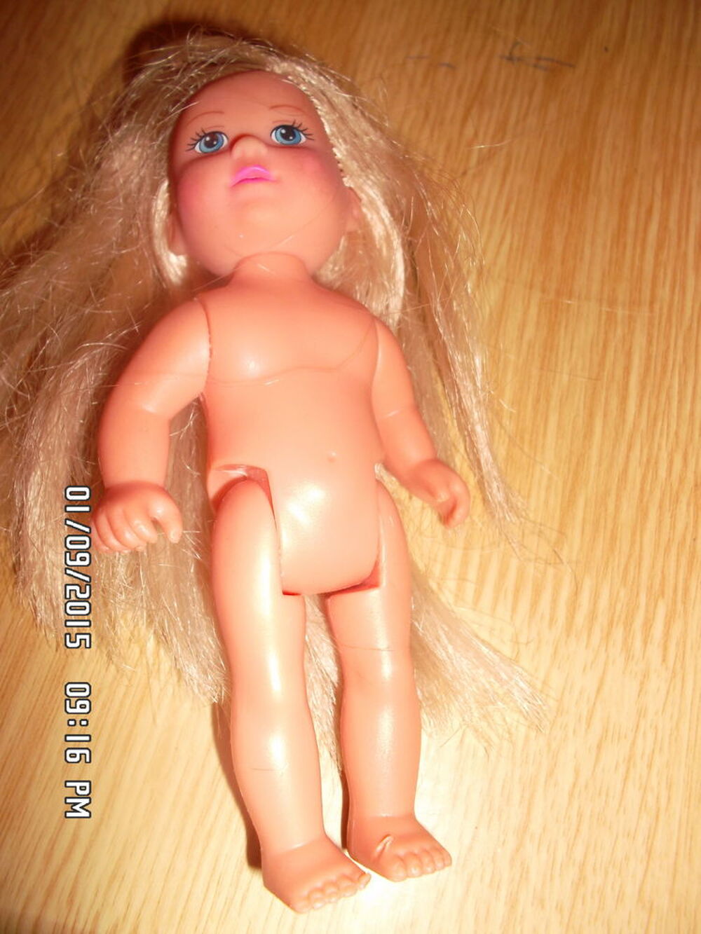 PETITE POUPEE*JUSTE 0.50 CTS*KIKI60230 Jeux / jouets