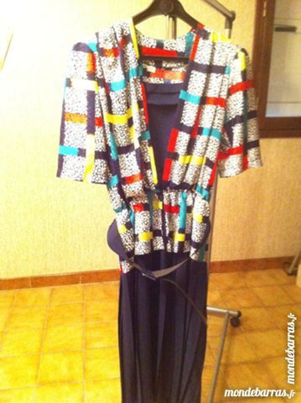 robe multicolore (bas pliss&eacute; bleu marine) Vêtements