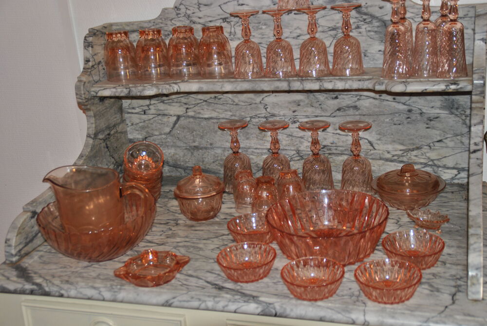 lot vaisselle verre rose Décoration
