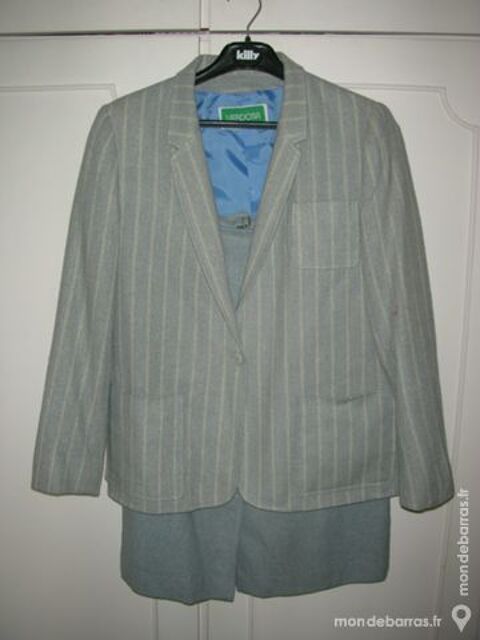 Tailleur bleu gris 12 Thiais (94)