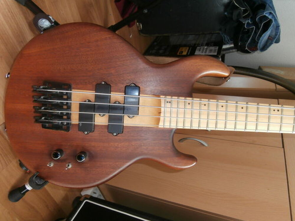Guitare basse LEDUC Instruments de musique