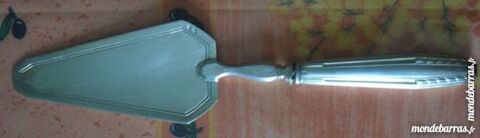 Pelle  tarte(2poinons) +10 fourchettes  gteau 35 Montreuil (93)