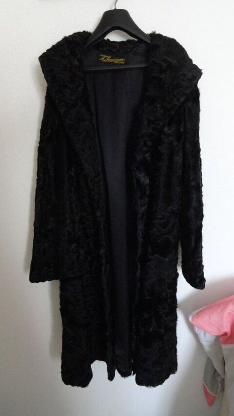 manteau vison      
robe de marie avec petite traine 200 Espraza (11)