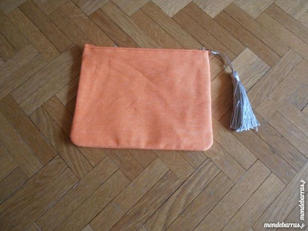Pochette orange Maroquinerie
