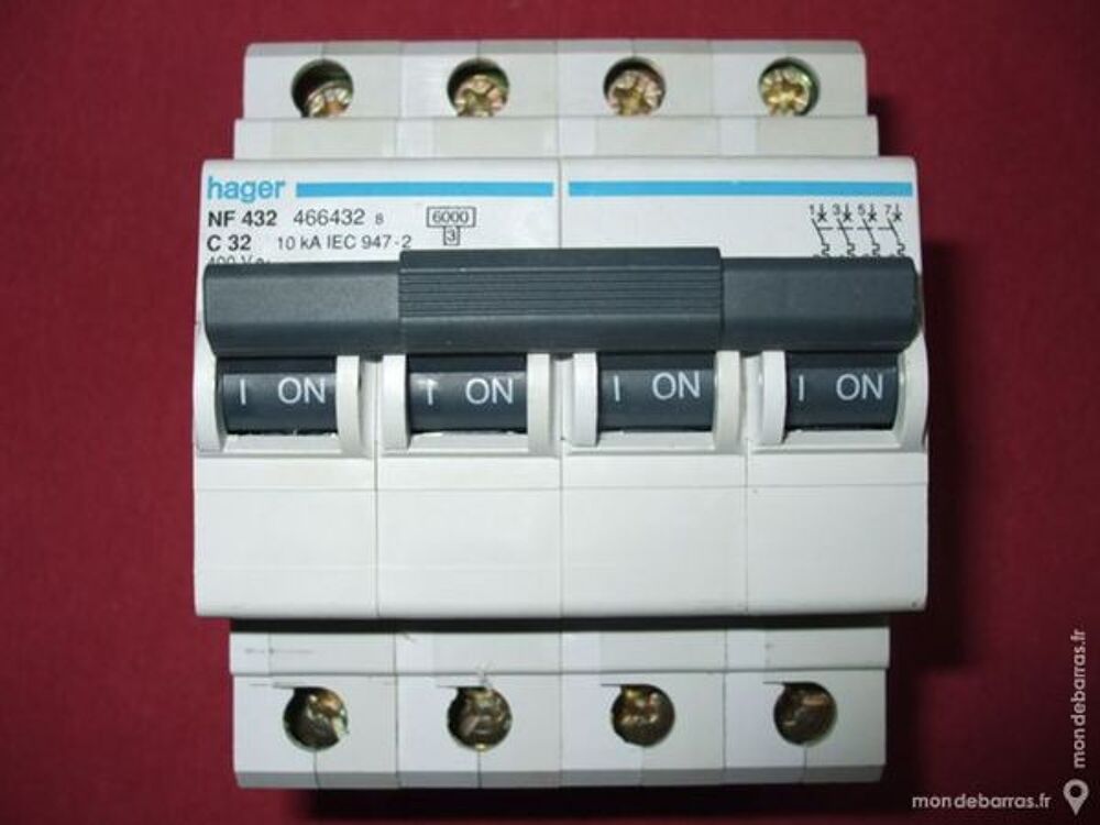 R&eacute;f NF432 OU NFN432 DISJONCTEUR HAGER 4P 32A C Bricolage