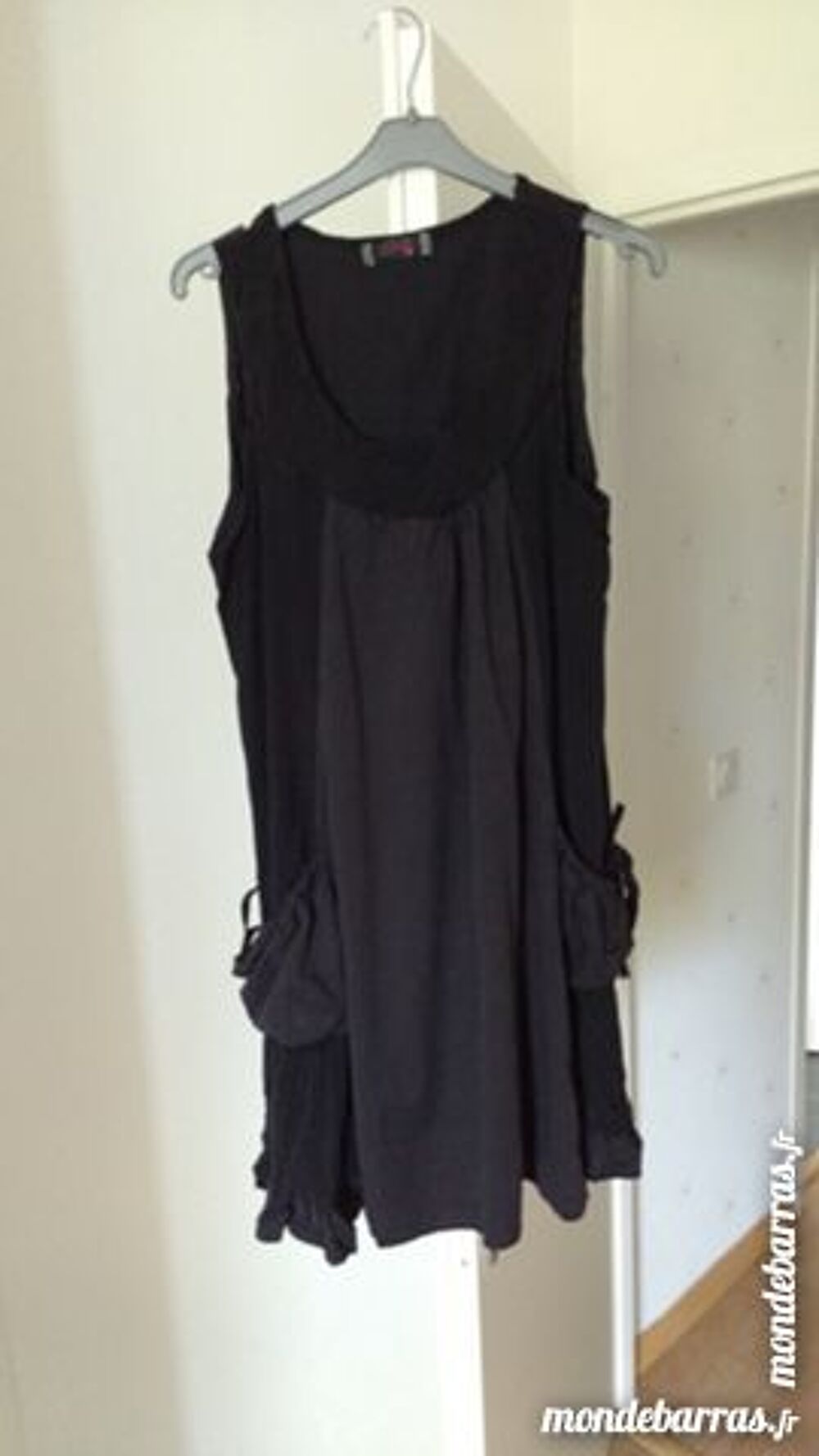 V&ecirc;tements robes taille 42 et veste en 46 Vêtements