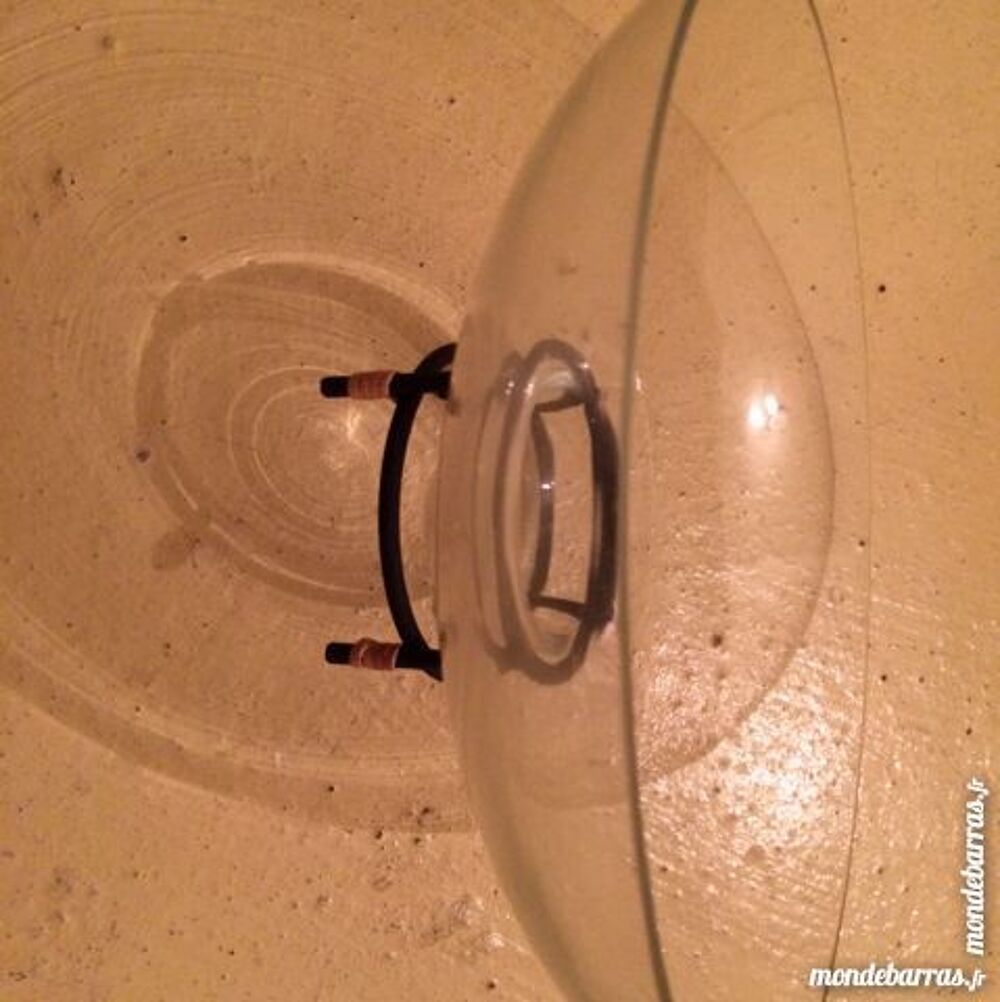 9 coupelles en verre et pied en fer noir Décoration
